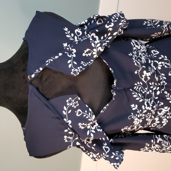 Maison Jules Cold Shoulder Dress 8 Navy White Floral - Picture 6 of 13